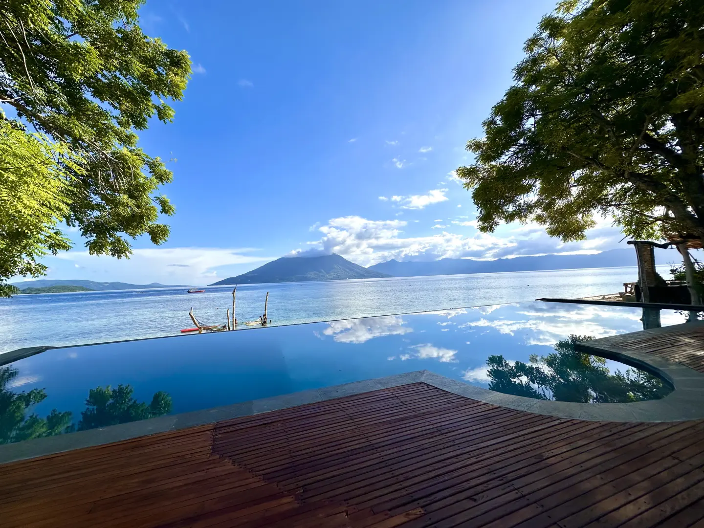 Moko Alor Dive Resort beachfront infinity pool